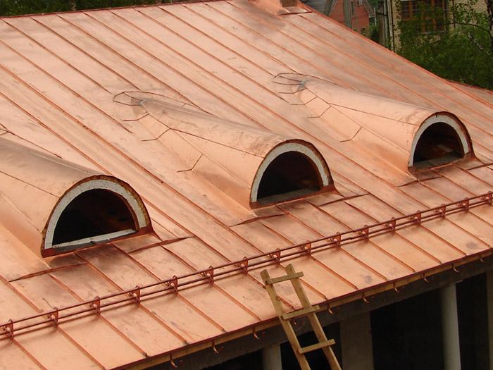 Чем покрасить крышу дома из железа